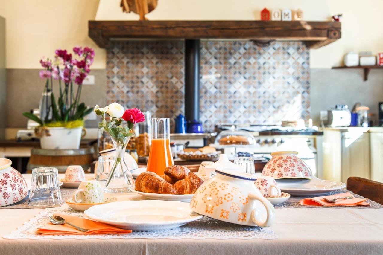 Bed and Breakfast Il Pettirosso Сантарканджело-ди-Романья Экстерьер фото
